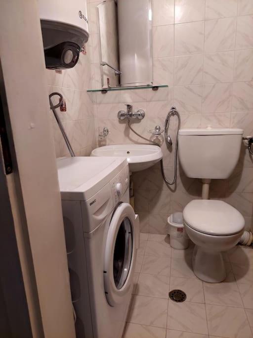 Doris' 1 Bedroom Apartment 소피아 외부 사진